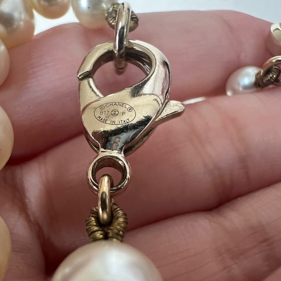 CHANEL Faux Pearl CC Long Necklace - Picture 5 of 7